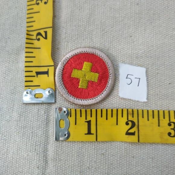 Boy Scout First-Aid Merit Badge Vintage Patch 1990 57 - Picture 3 of 3